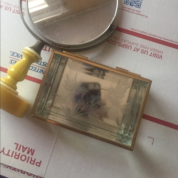 🚨 Donating Soon hummingbird glass mirror - Picture 3 of 9